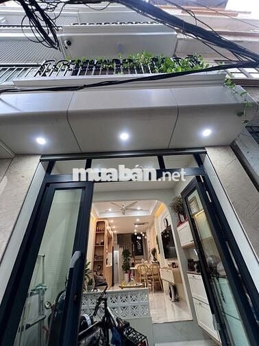 Nhà đẹp Lạc Long Quân, DT30m², 5 tầng, 3P.ngủ, ô chờ thang máy (11 tỷ) Nhà đẹp Lạc Long Quân, DT30m², 5 tầng, 3P.ngủ, ô chờ thang máy (11 tỷ)