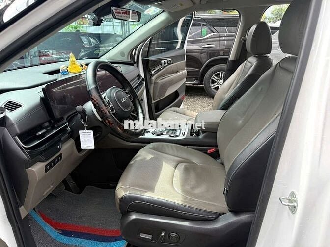 Kia Carnival 2024 2.2D Premium 8 chỗ - 72000 km