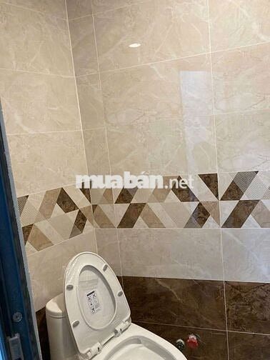 Mặt tiền / Nhà nguyên căn Nguyễn Cư Trinh 4PN 4WC giá đang giảm