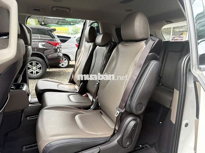 Kia Carnival 2024 2.2D Premium 8 chỗ - 72000 km