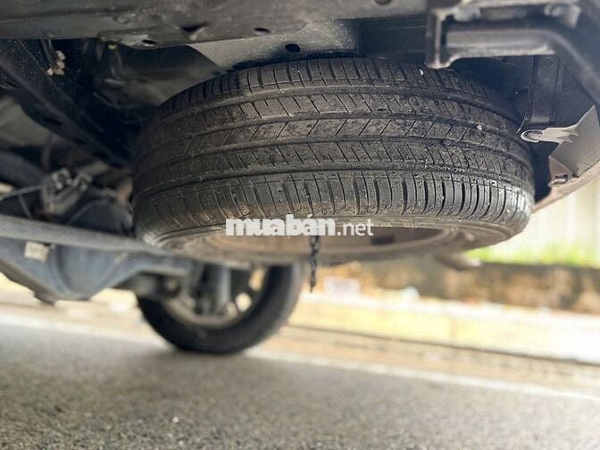 Toyota Innova E số sàn 2018 đồng ánh kim rất đẹp