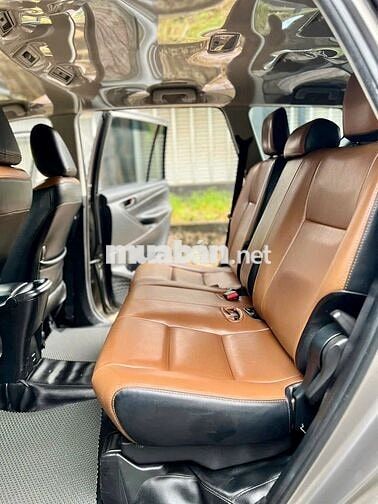 Toyota Innova E số sàn 2018 đồng ánh kim rất đẹp