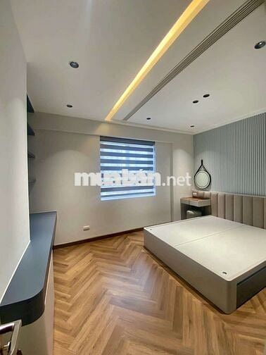 Bán gấp căn tòa Vimeco Nguyễn Chánh. DT182m gồm 4pn, 4wc.Full nội thất