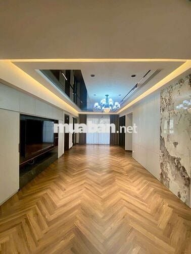 Bán gấp căn tòa Vimeco Nguyễn Chánh. DT182m gồm 4pn, 4wc.Full nội thất