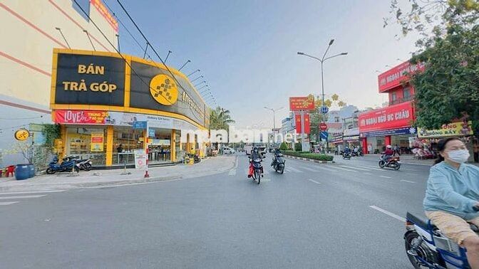 BÁN CĂN NHÀ KDC SIÊU THI GO DĨ AN