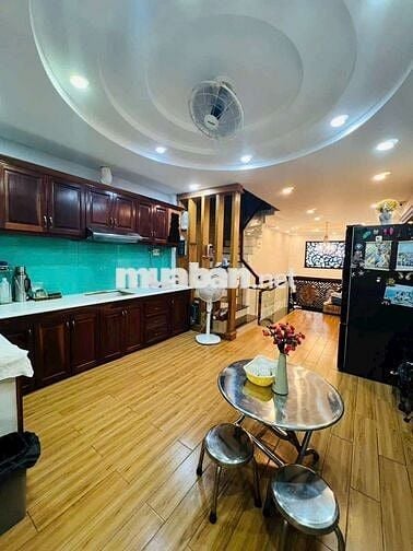 HXH Nguyễn Du Phường 7 Gò Vấp ( Trệt, lửng 3 lầu)