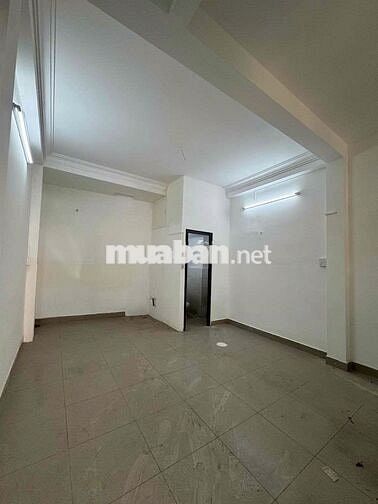 CHO THUÊ NHÀ MẶT TIỀN ĐƯỜNG NGUYỄN HỒNG ĐÀO, DT 4X18 TRỆT LẦU