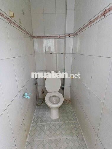 cho thuê nhà lầu suốt mới sạch sẽ vào ở ngay gần nhà thờ chợ liên ấp