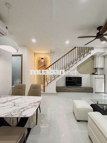 Xe hơi đỗ cửa 32/20 UNG VĂN KHIÊM 5.5 X 7.9 - 41M2 - 3PN hướng Nam