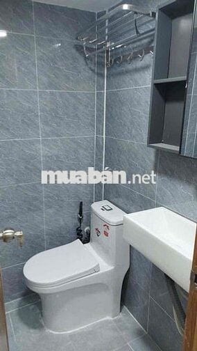 Mặt tiền hẻm thông 2 phút đi quận 1