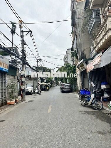 Bán đất phố Bắc Cầu, giá h.iếm 30m²-2.6 tỷ gần bãi đỗ xe, ô tô tránh