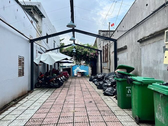 CHÍNH CHỦ BÁN NHÀ MẶT TIỀN ĐƯỜNG ĐÌNH PHONG PHÚ QUẬN 9 cũ