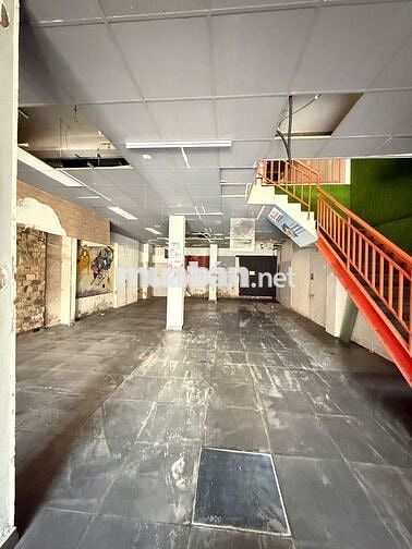 Tâm điểm chú ý - MT Lê Văn Sỹ vỉa hè cực dài có 1-0-2 tại tuyến đường!