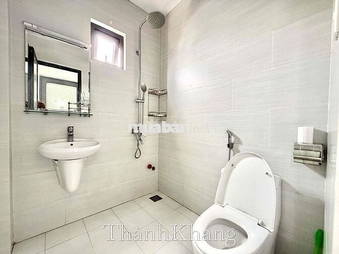 Cho Thuê Căn Hộ Studio Cửa Sổ Thang Máy Full NT Ngay Bờ Kè Hoàng Sa