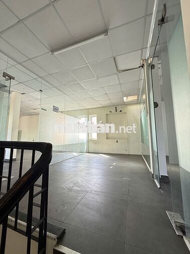 Tâm điểm chú ý - MT Lê Văn Sỹ vỉa hè cực dài có 1-0-2 tại tuyến đường!