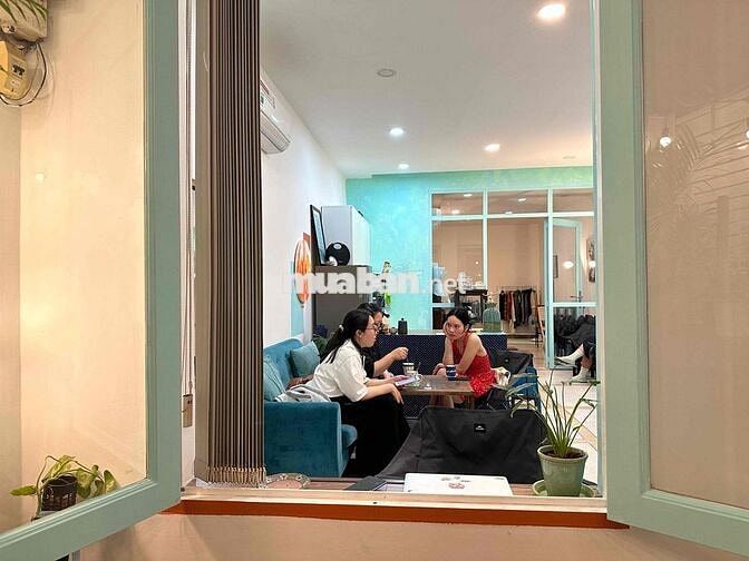 NHÀ TRỆT CÓ SÂN SẴN MÁY LẠNH QUẬN 1