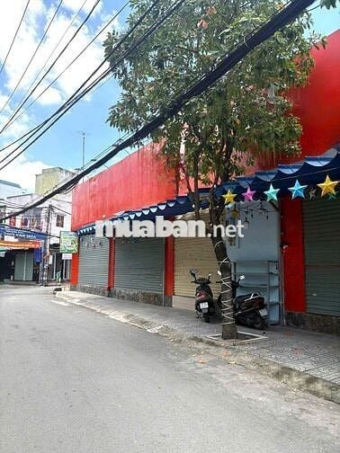 NGUYÊN CĂN TÂN PHÚ CÓ VỈA HÈ TRỐNG SUỐT