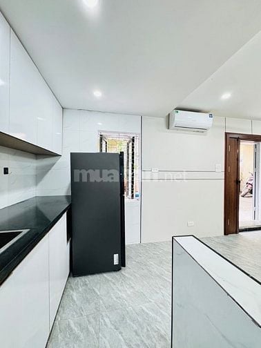 Nhà tập thể đẹp tầng 1 + 2, full đồ đạc chủ chỉ xin đôi đép