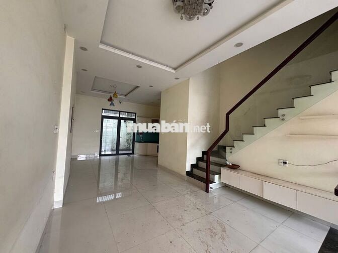 Nhà 1 sẹc hẻm 10m Đặng Thùy Trâm, DT: 5x17m. Trệt 2 lầu ST. 4PN, 5WC