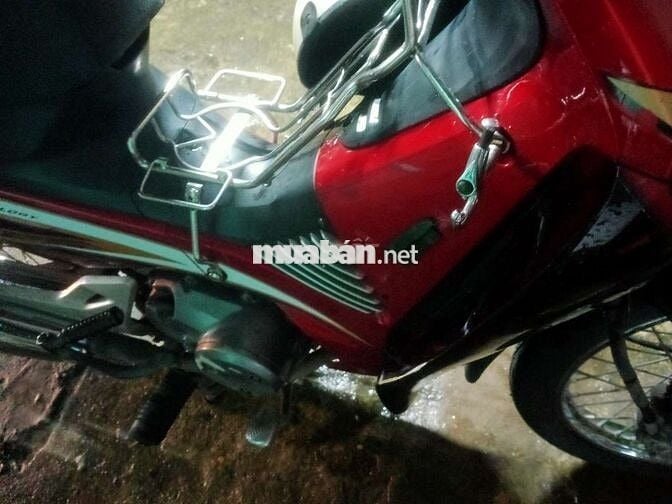 Xe máy Honda Future 125 màu đỏ số sàn