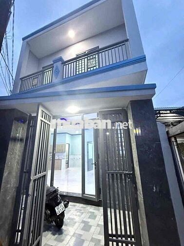 BÁN NHÀ 1 TRỆT 1 LẦU GẦN CHỢ TÂN VẠN