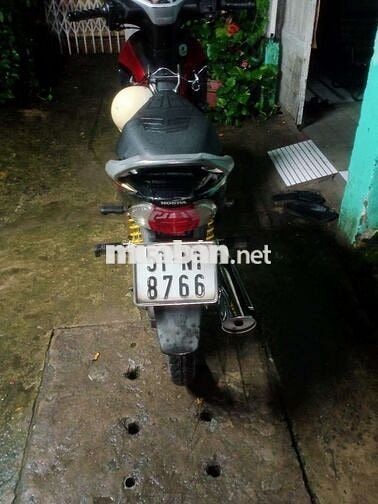 Xe máy Honda Future 125 màu đỏ số sàn