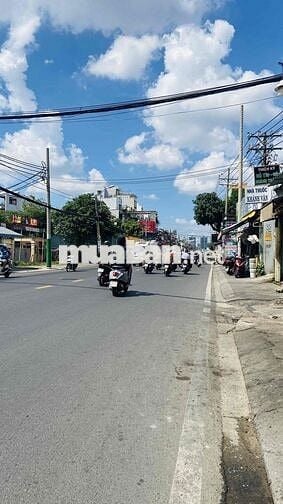 Hiếm lắm mới một căn MT Bông Sao bán, con đường kinh doanh sầm uất Q8