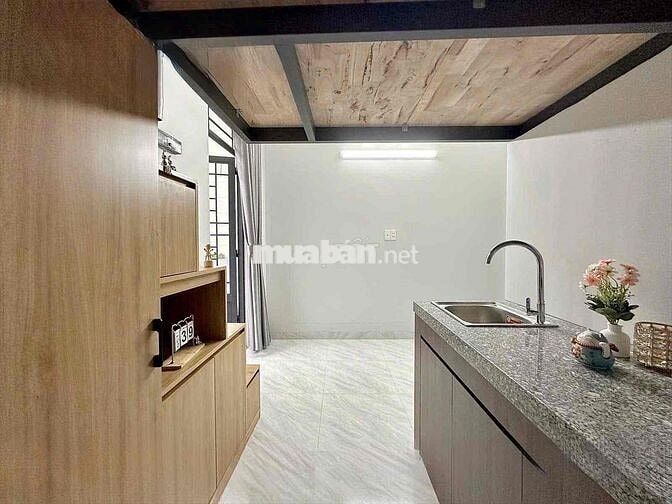 DUPLEX FULL NỘI THẤT BAN CÔNG GẦN CÔNG VIÊN LÀNG HOA