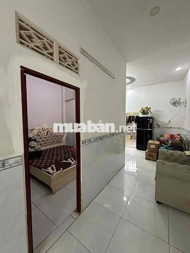 nhà ngay ngã ba tân kim qlộ 50  vào 100m