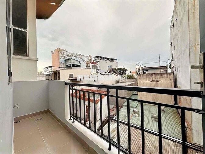 DUPLEX FULL NỘI THẤT BAN CÔNG GẦN CÔNG VIÊN LÀNG HOA