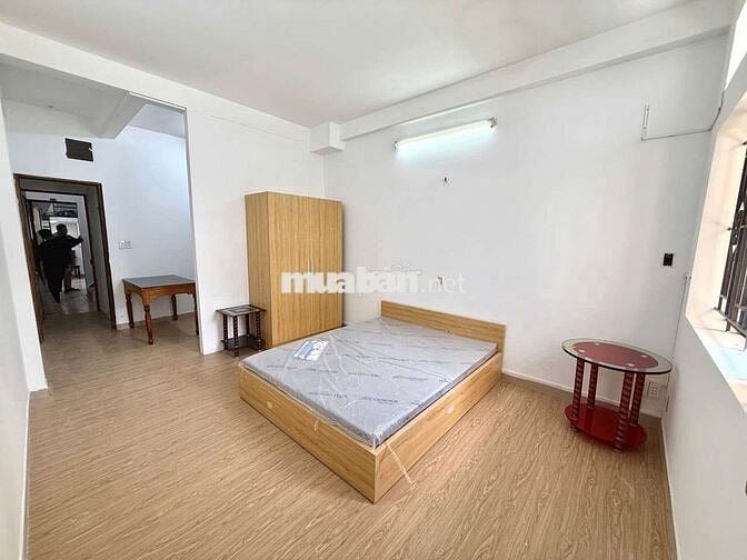 NEW CĂN 1PN BAN CÔNG LỚN, TÁCH BẾP FULL NỘI THẤT GẦN NGÃ TƯ HÀNG XANH