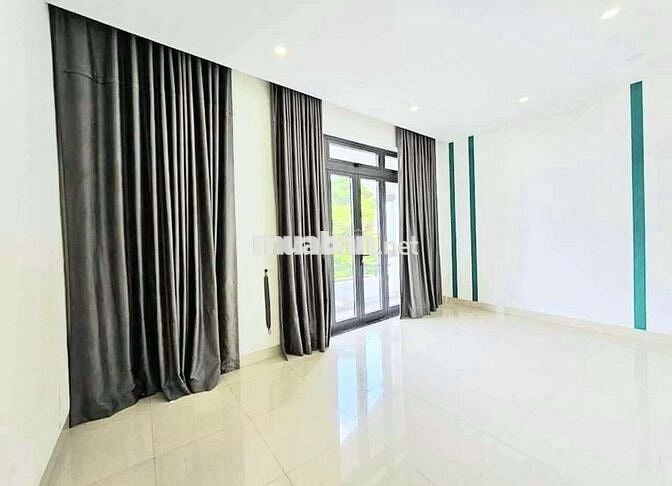 MẶT TIỀN TRƯNG NỮ VƯƠNG NGANG 6 MÉT