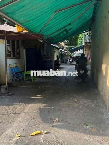 Tầng Trệt 3 Mặt tiền dể buôn bán