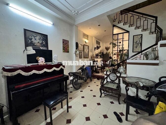 BÁN NHÀ 4 TẦNG - 50M2 - CẦU GIẤY - VỊ TRÍ VÀNG - NHÀ DÂN XÂY F0 BÁN NHÀ 4 TẦNG - 50M2 - CẦU GIẤY - VỊ TRÍ VÀNG - NHÀ DÂN XÂY F0