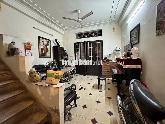 BÁN NHÀ 4 TẦNG - 50M2 - CẦU GIẤY - VỊ TRÍ VÀNG - NHÀ DÂN XÂY F0 BÁN NHÀ 4 TẦNG - 50M2 - CẦU GIẤY - VỊ TRÍ VÀNG - NHÀ DÂN XÂY F0