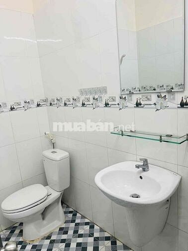 Tầng Trệt 3 Mặt tiền dể buôn bán