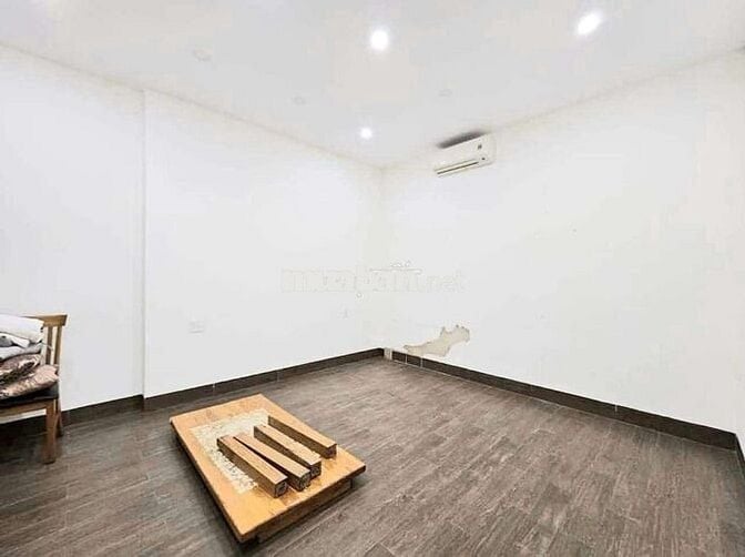 MẶT TIỀN TRƯNG NỮ VƯƠNG NGANG 6 MÉT