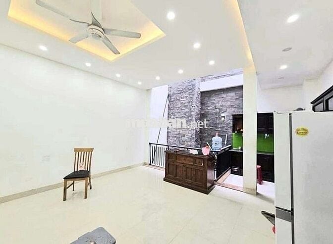 MẶT TIỀN TRƯNG NỮ VƯƠNG NGANG 6 MÉT