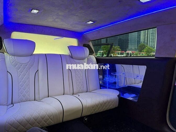 CẦN BÁN CHRYSLER C300 LIMOUSINE