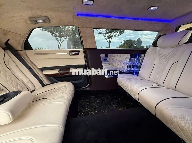 CẦN BÁN CHRYSLER C300 LIMOUSINE