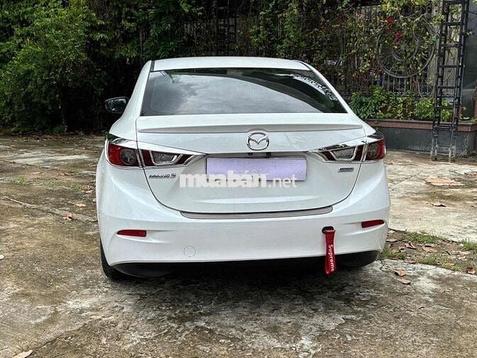 Mazda 3 2017 1.5 AT Sedan - 74000 km