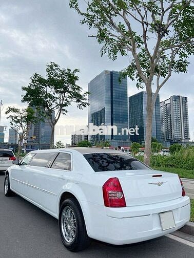 CẦN BÁN CHRYSLER C300 LIMOUSINE