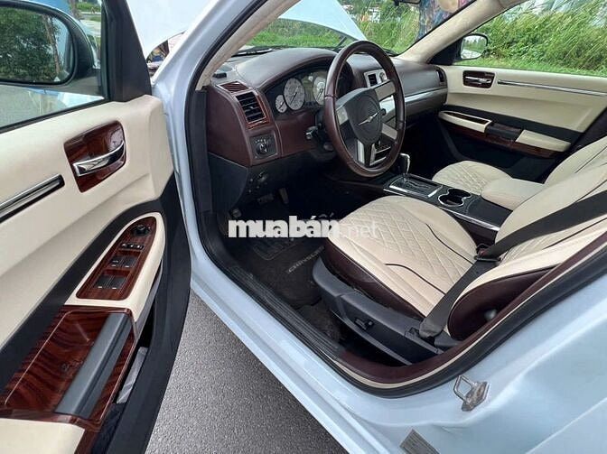 CẦN BÁN CHRYSLER C300 LIMOUSINE