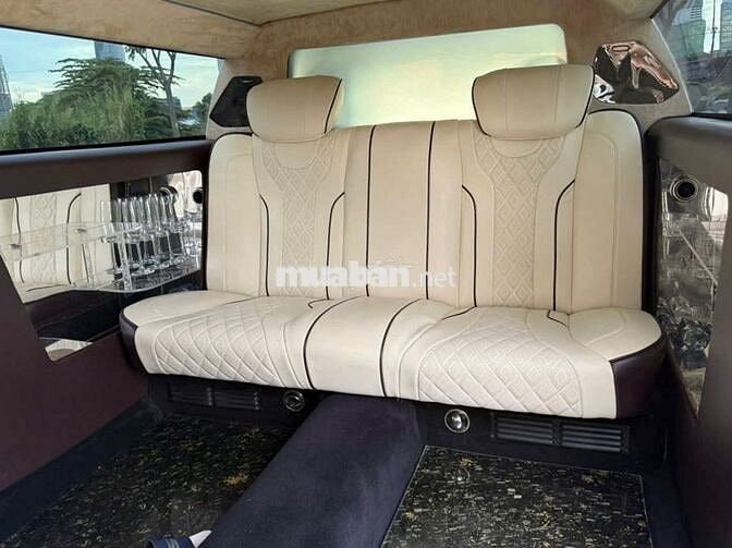 CẦN BÁN CHRYSLER C300 LIMOUSINE