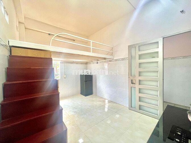 GÁC LỬNG 30m2, NỘI THẤT ĐẦY ĐỦ Đ. KHUÔNG VIỆT, 4’ ĐI ĐH VĂN HIẾN