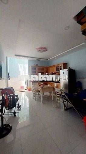 NHÀ 2 TẦNG, DT (4,2 X19)M2, NỞ HẬU, SÁT MẶT TIỀN, GIÁ 5,4 TỶ CÒN TL