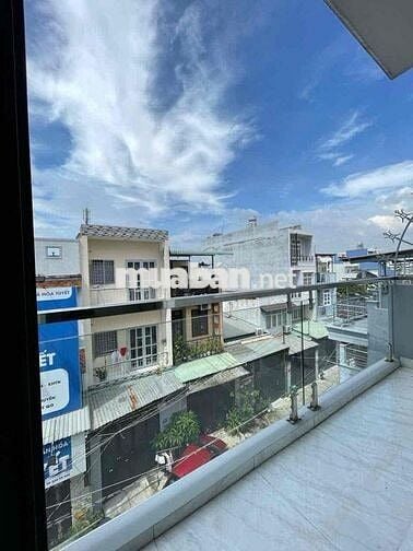 Cho thuê phòng trọ duplex bancol lớn , phòng rộng 30m2 ở được 4-5ng