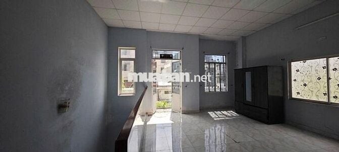 Nhà 2 tầng Nguyễn Công Trứ, có sân rộng