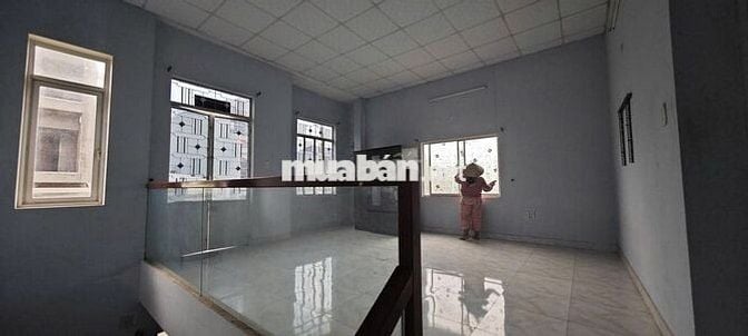 Nhà 2 tầng Nguyễn Công Trứ, có sân rộng