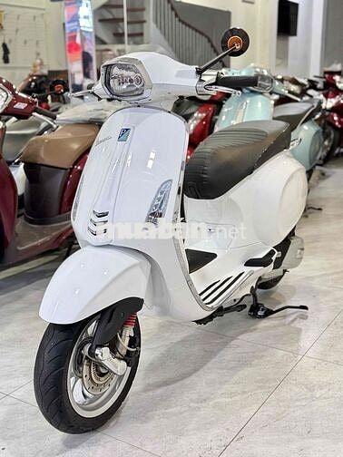 Vespa iget 2018 Trắng phố B2 - 10 Triệu lấy xe